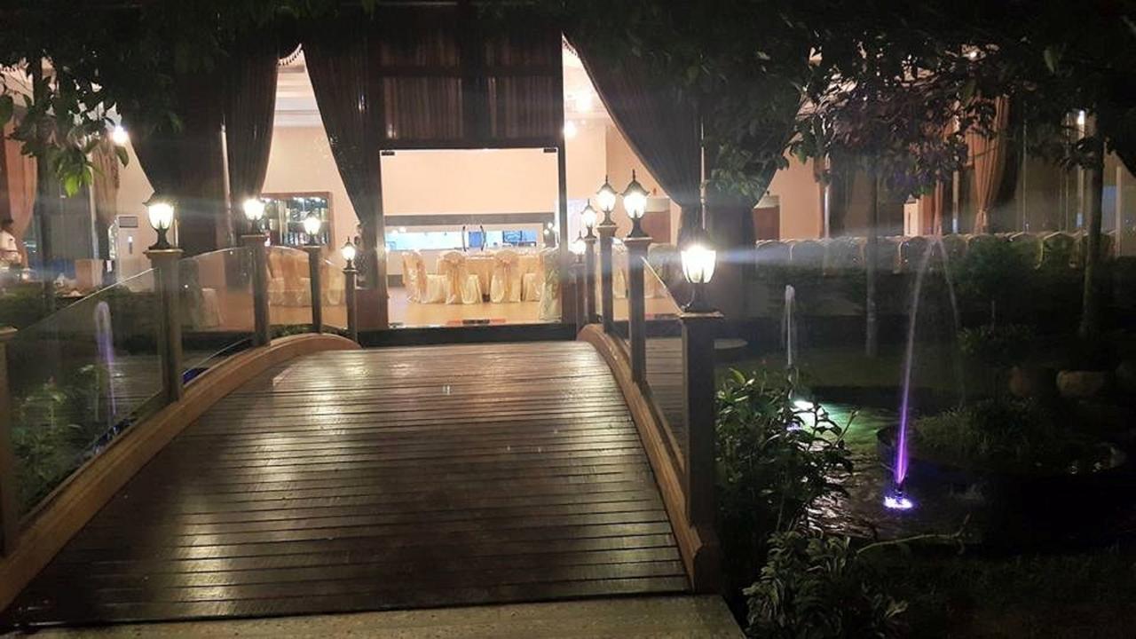 Famous Hotel บาโก ภายนอก รูปภาพ