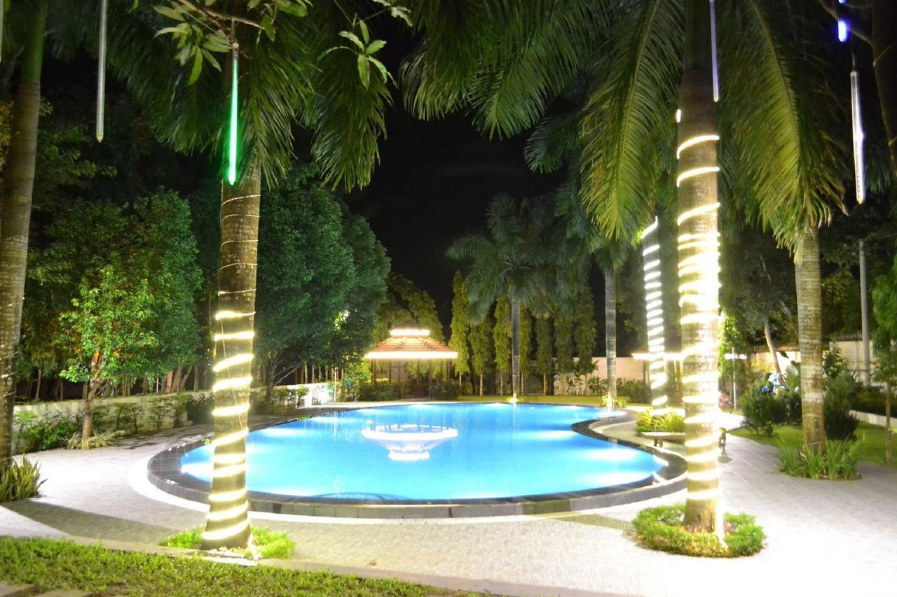 Famous Hotel บาโก ภายนอก รูปภาพ